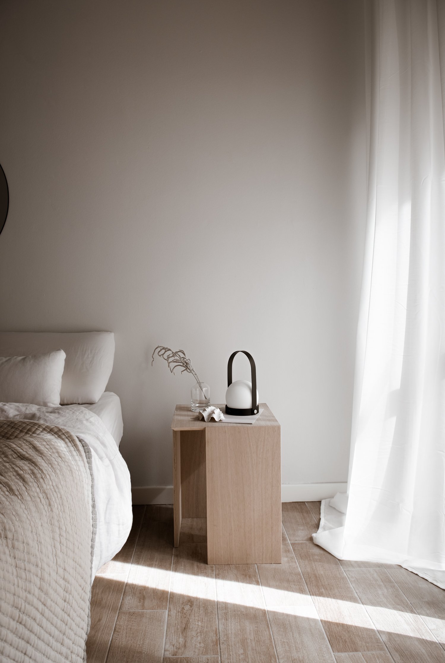 minimal nightstand for your bedroom